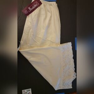 Cream Lace Trim Slip 2X Beige Full Length New With TAGS